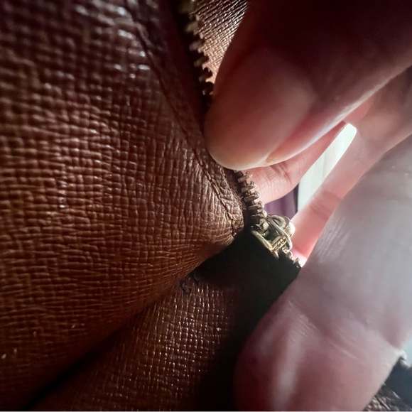 Louis Vuitton wallet - Picture 10 of 11